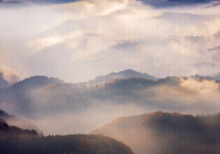 11月 鳥見山公園より雲海と山並み(奈良) 天地自然・森田敏隆写真集 2022年カレンダーの画像