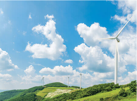 3月 青空に回る風車3月 SORA -空- 2023年カレンダーの画像