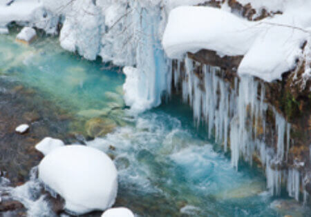 2月 白ひげの滝(北海道) 天地自然・森田敏隆写真集 2023年カレンダーの画像