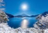1月　本栖湖と富士山(山梨) 輝く太陽 2024年カレンダーの画像